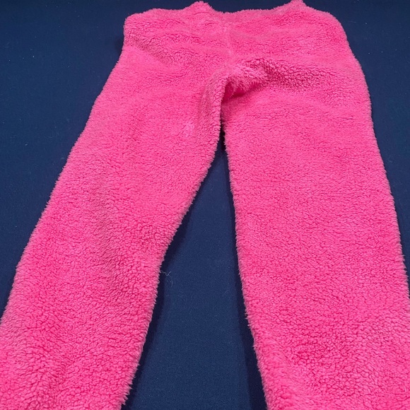 FUN FUZZY WUZZY pink sweats with pockets🩷🩷see pic for details &measurements!!! - Picture 1 of 7